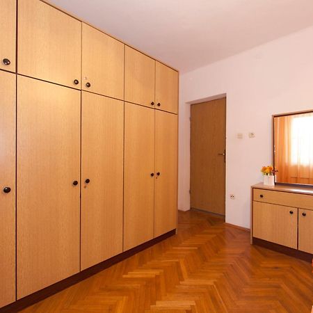 Apartmani Darinka Baška Voda Exteriör bild