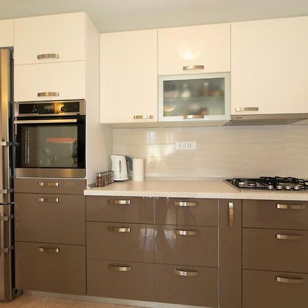 Apartmani Darinka Baška Voda Exteriör bild