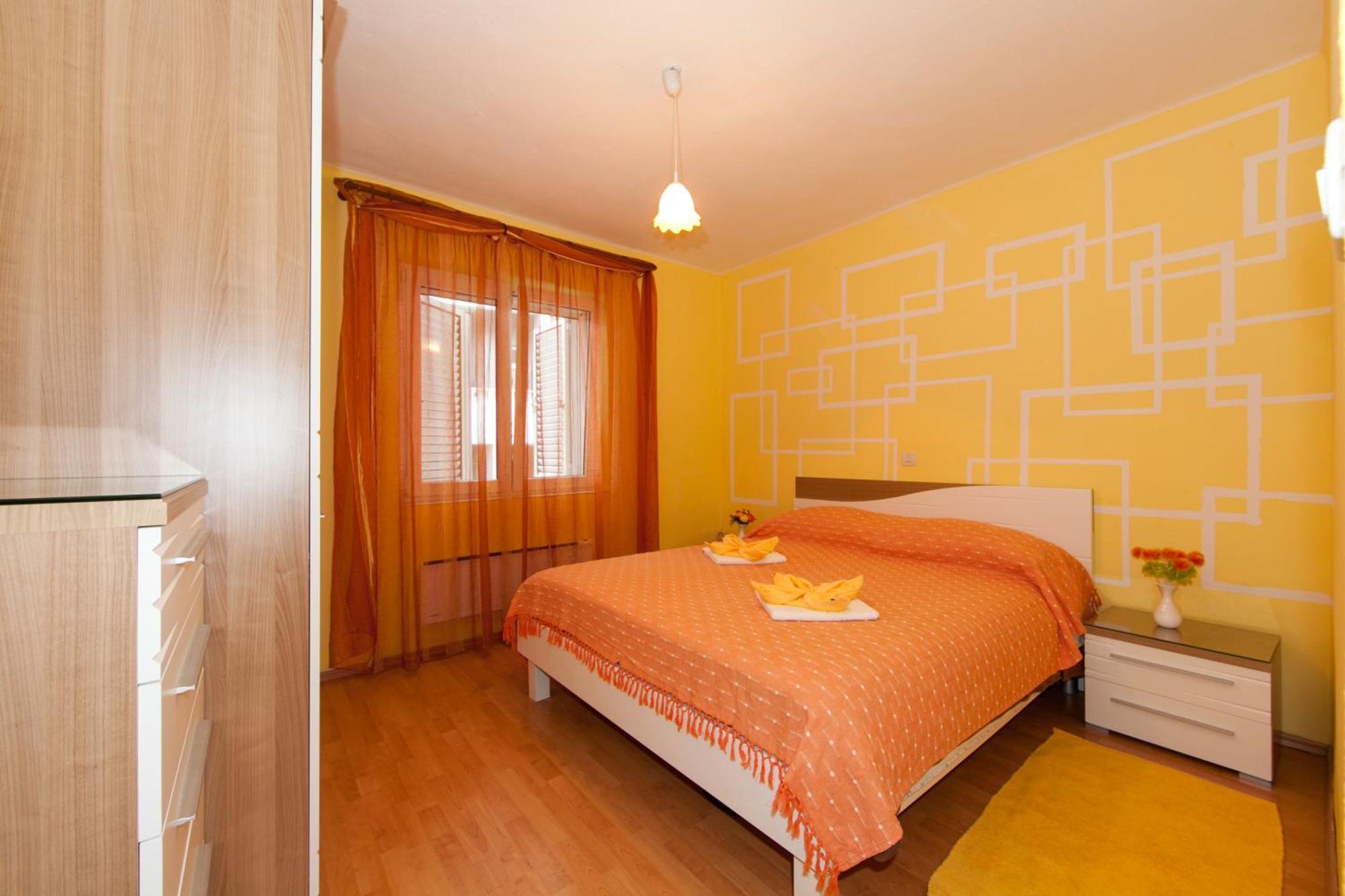Apartmani Darinka Baška Voda Exteriör bild