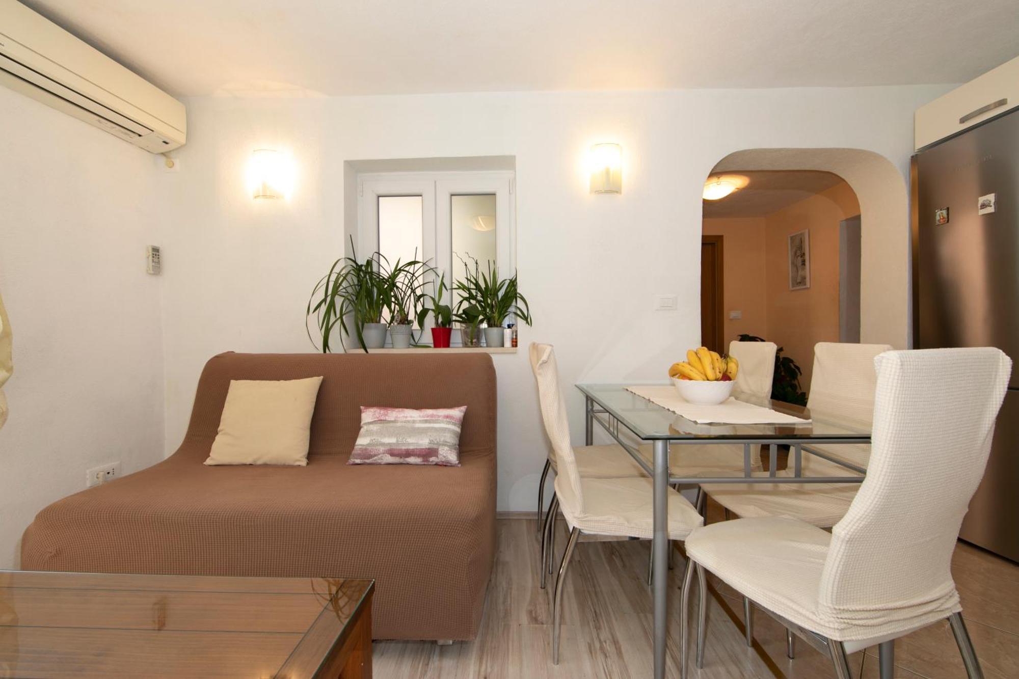 Apartmani Darinka Baška Voda Exteriör bild