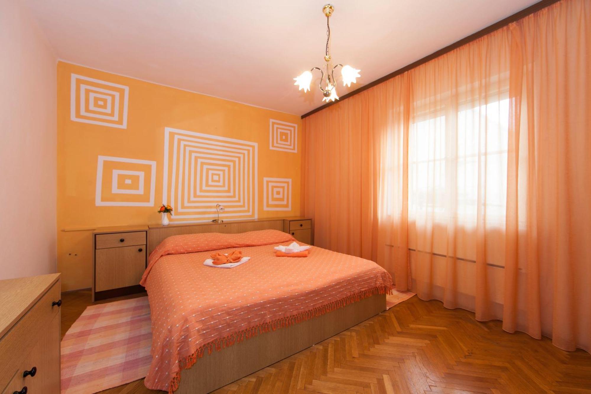 Apartmani Darinka Baška Voda Exteriör bild