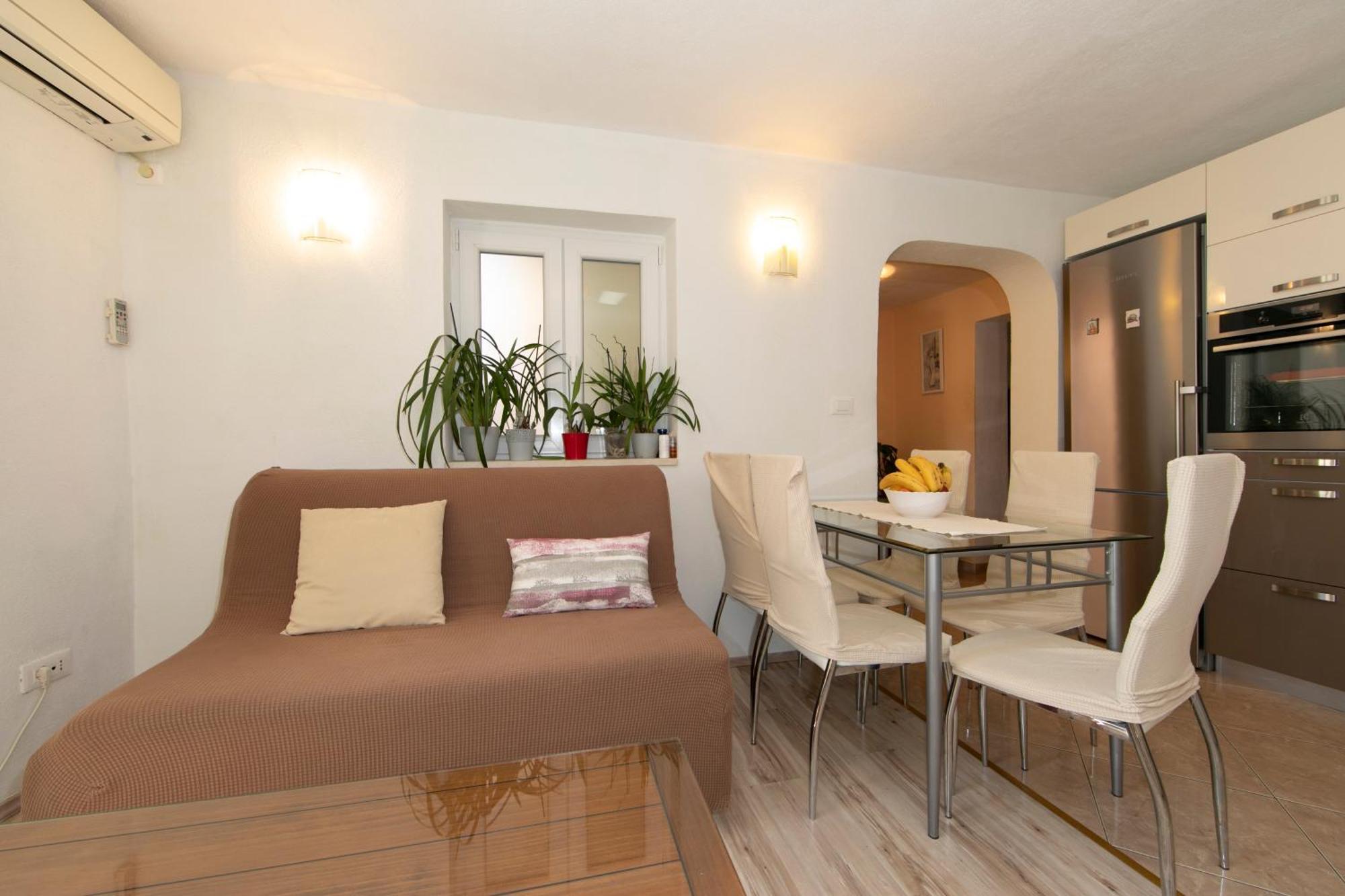 Apartmani Darinka Baška Voda Exteriör bild