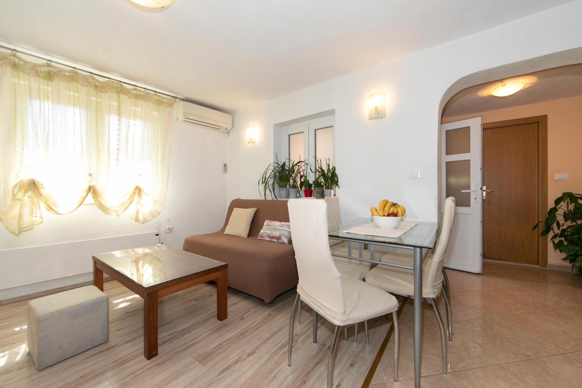 Apartmani Darinka Baška Voda Exteriör bild