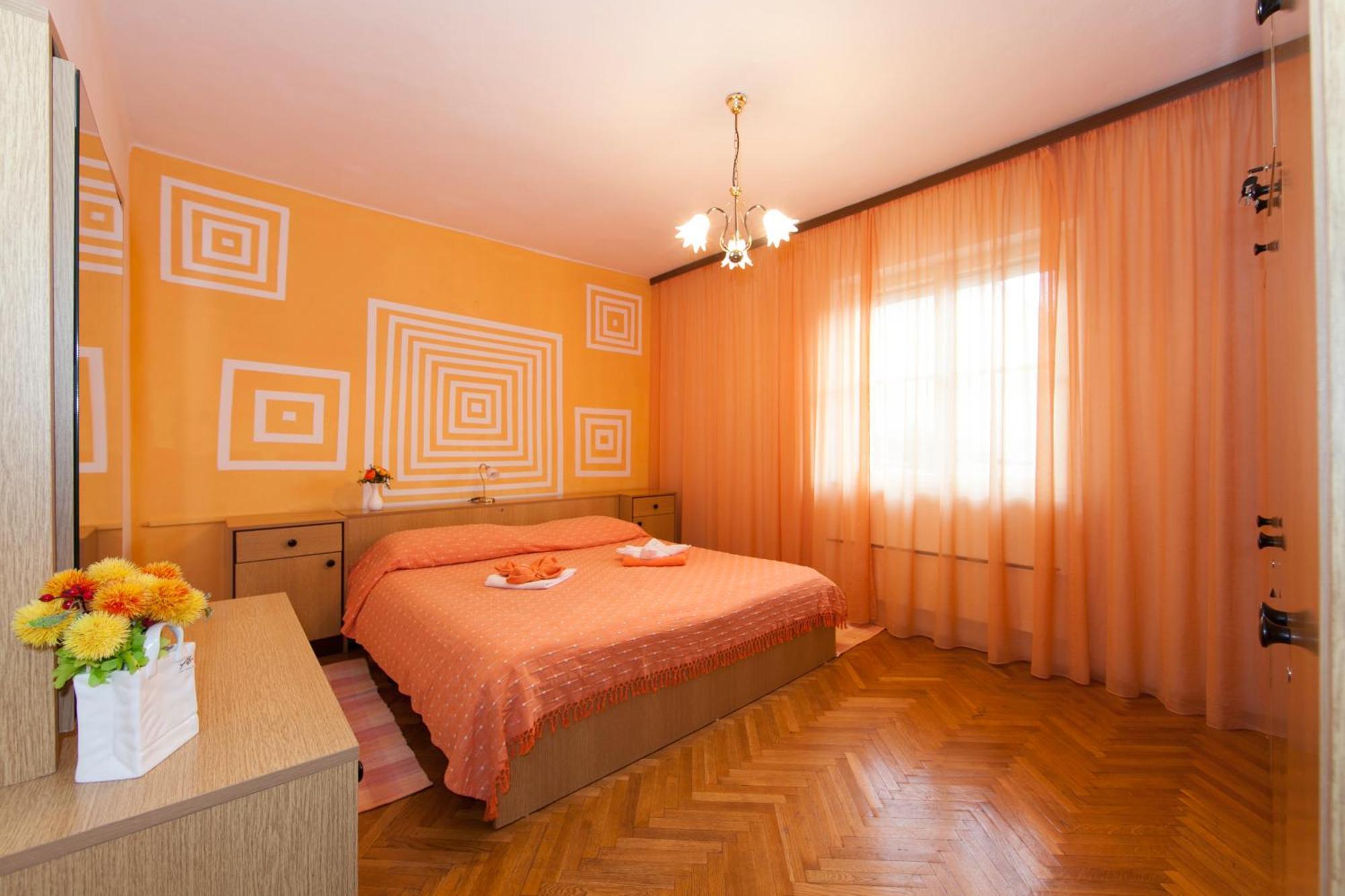 Apartmani Darinka Baška Voda Exteriör bild