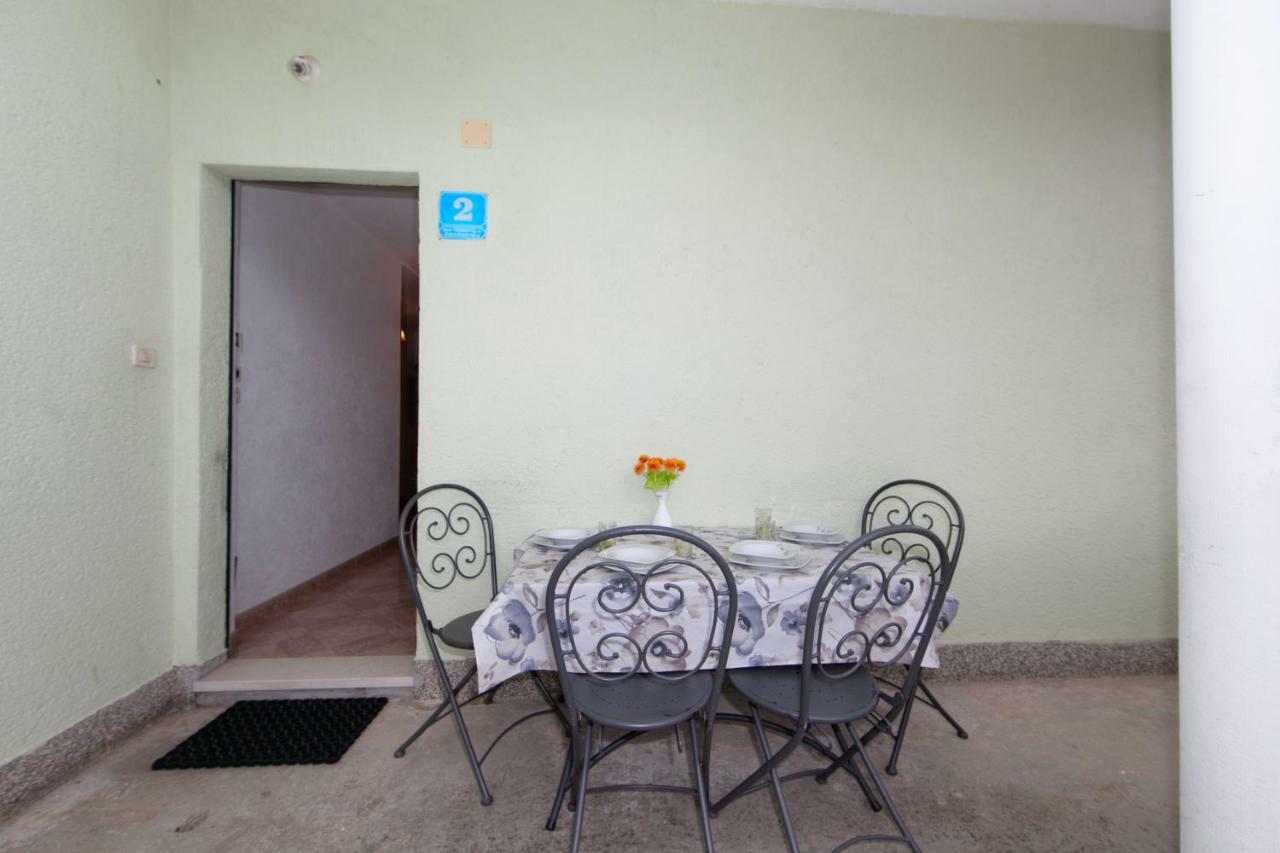 Apartmani Darinka Baška Voda Exteriör bild