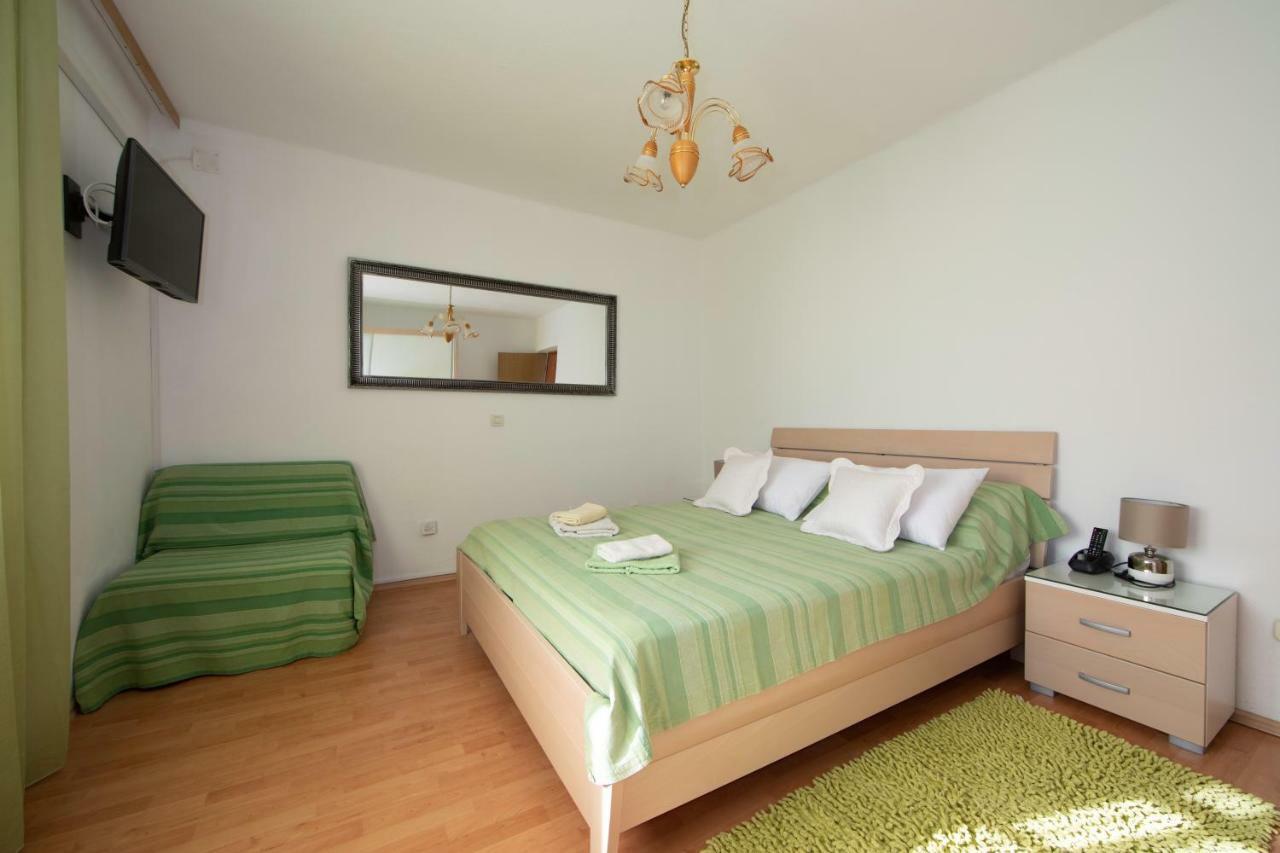 Apartmani Darinka Baška Voda Exteriör bild