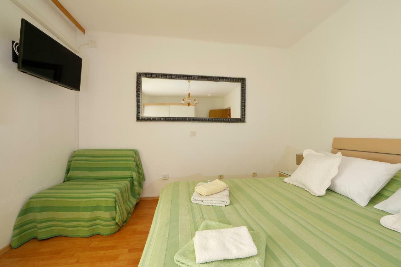 Apartmani Darinka Baška Voda Exteriör bild