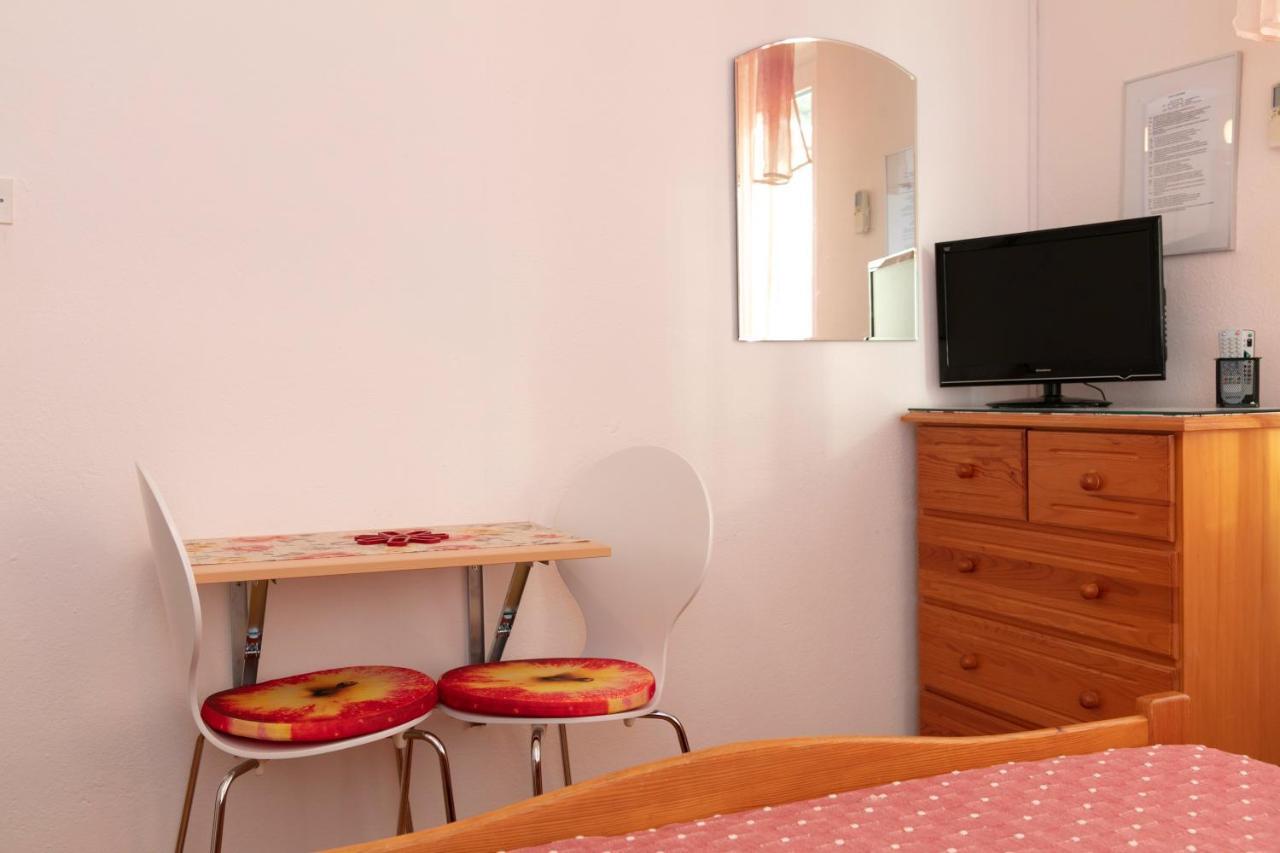 Apartmani Darinka Baška Voda Exteriör bild