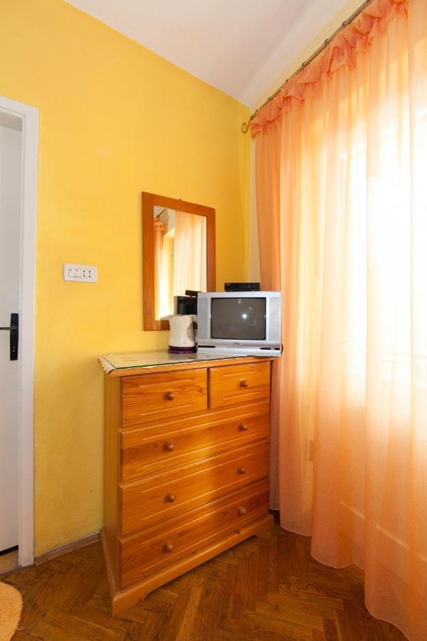 Apartmani Darinka Baška Voda Exteriör bild